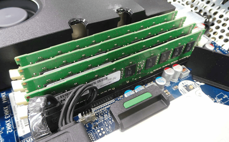 Tốc độ truy xuất dữ liệu của RAM nhanh hơn bộ nhớ ngoài