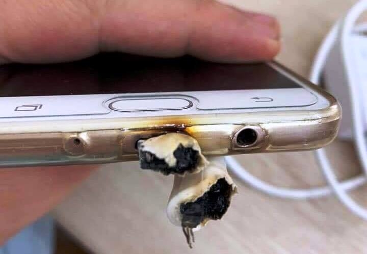 Nhiều người dùng có thói quen sạc pin điện thoại không đúng cách