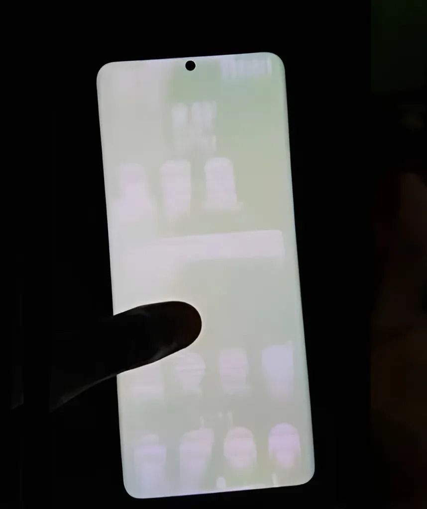 Samsung A12 bị đen màn hình