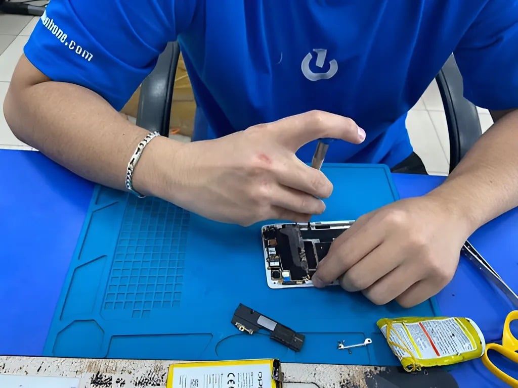 Samsung A12 bị đen màn hình