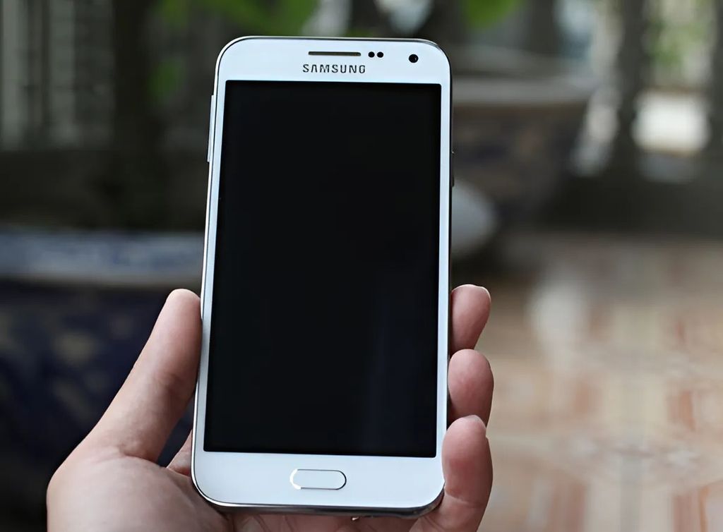 Samsung J7 bị sập nguồn