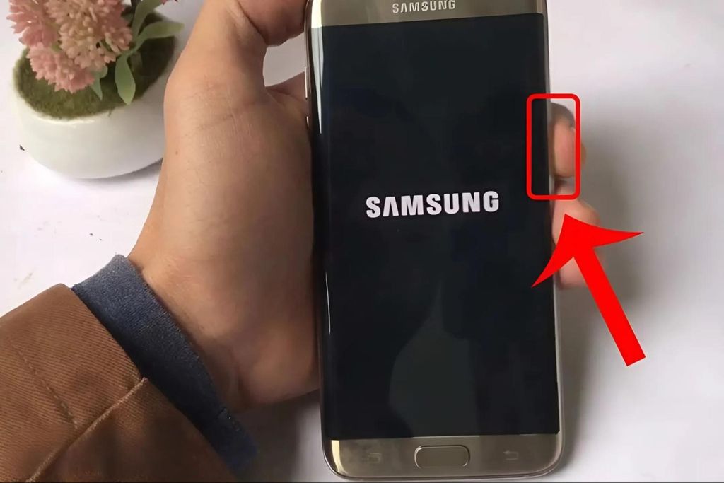 Samsung S7 Edge không lên nguồn