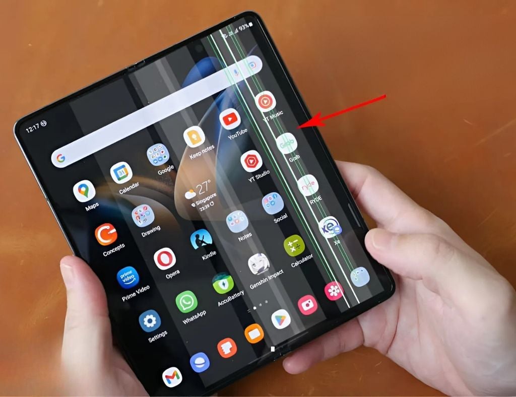 samsung-z-fold3-bi-soc-man-hinh