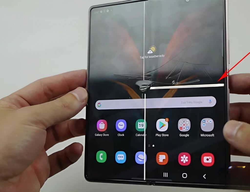 samsung-z-fold3-bi-soc-man-hinh