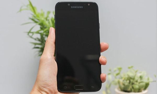 samsung j7 pro không lên nguồn