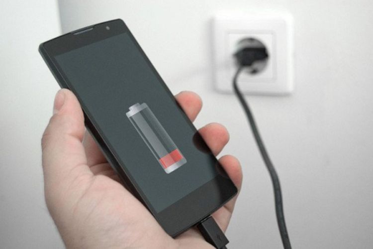 Sạc pin và kiểm tra nguồn điện