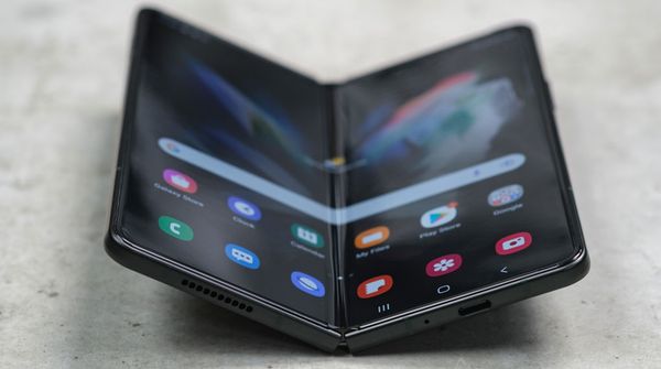 Samsung Z Fold4 không lên nguồn