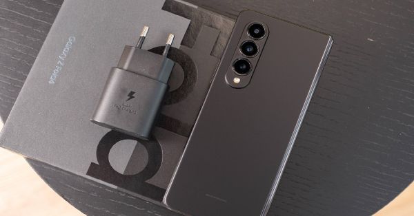 Samsung Z Fold4 không lên nguồn