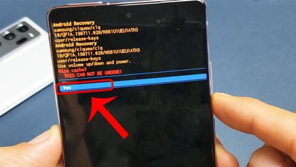 Samsung Z Fold4 không lên nguồn