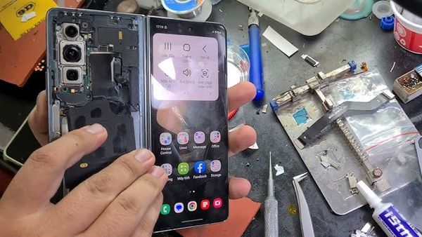 Samsung Z Fold4 không lên nguồn