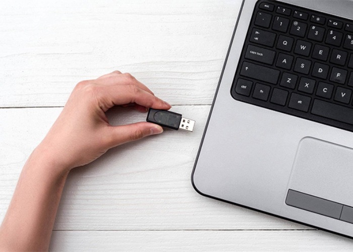 Cổng USB lỗi hoặc kém chất lượng là nguyên nhân