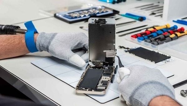 Sửa chữa iPhone bao gồm những gì?