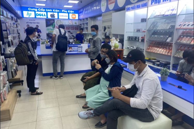 Quy Trình Sửa Màn Hình Oppo F5 Tại Trung Tâm Bảo Hành One