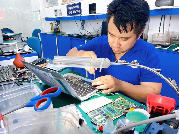 Thay màn hình laptop Dell nhanh chóng tại Bảo Hành One