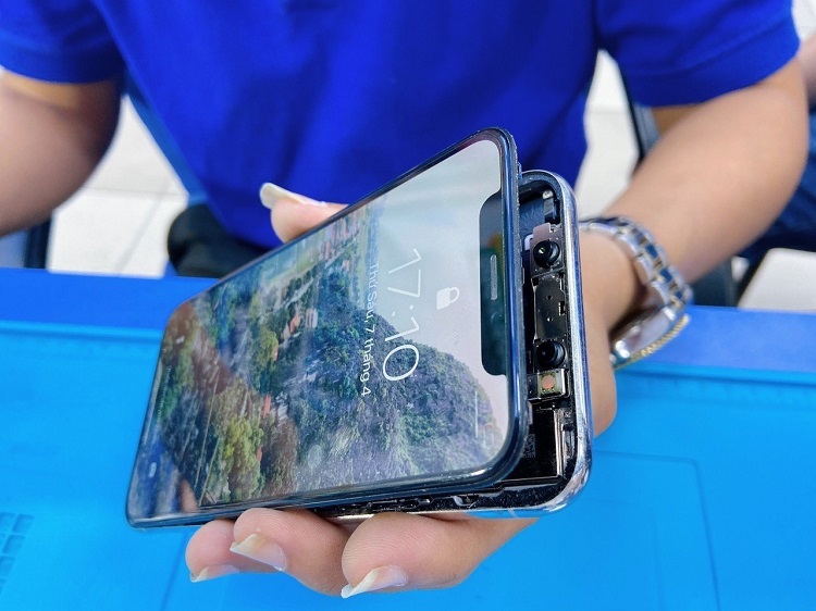 Thay pin iPhone 11 uy tín, chính hãng tại Bảo Hành One