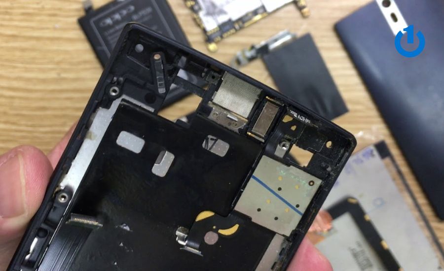 Đưa điện thoại đi kiểm tra nếu không thể khắc