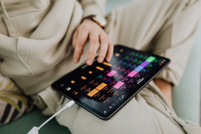 Hạn chế sử dụng iPad khi đang sạc