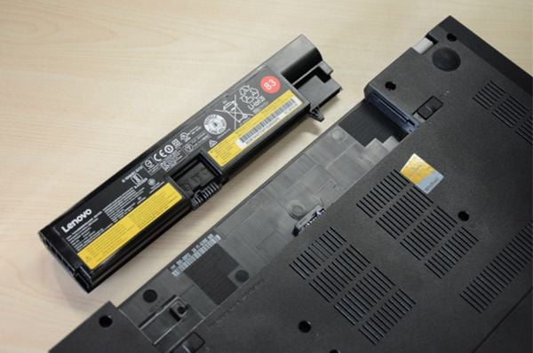 Dấu hiệu nhận biết pin laptop Dell 5520 bị lỗi?