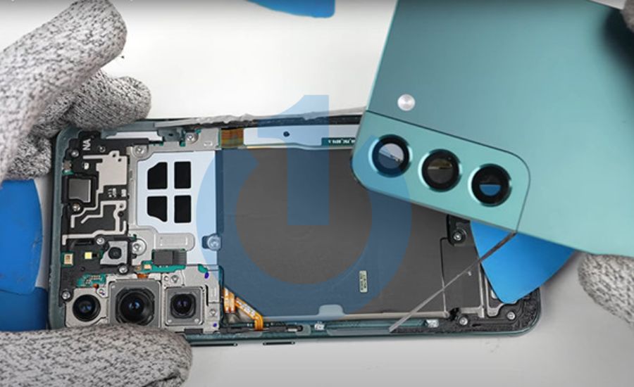 thay-vo-samsung-galaxy-s22-plus-5g