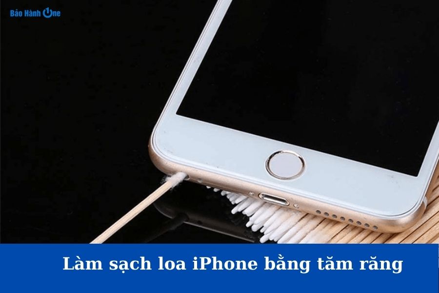 Thực hiện làm sạch lao bằng tăm