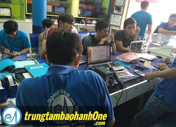 Nhân Viên Kỹ Thuật Trung Tâm Bảo Hành One