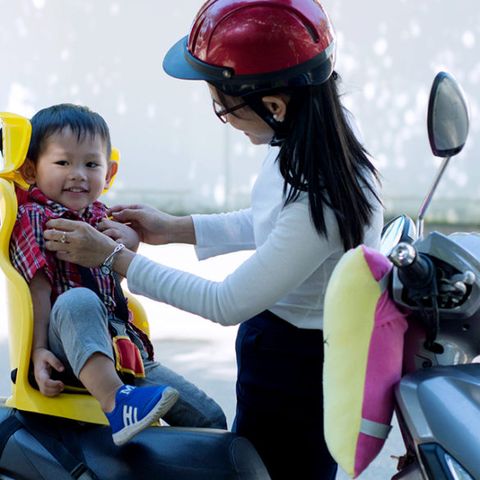 Ghế ngồi an toàn cho bé trên xe máy thế hệ mới