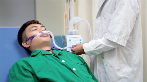 Liệu pháp oxy lưu lượng cao qua ống thông mũi (HFNC) trên bệnh nhân suy hô hấp cấp có suy giảm miễn dịch