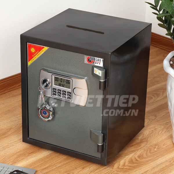 két sắt có khe bỏ tiền, két sắt công đức 