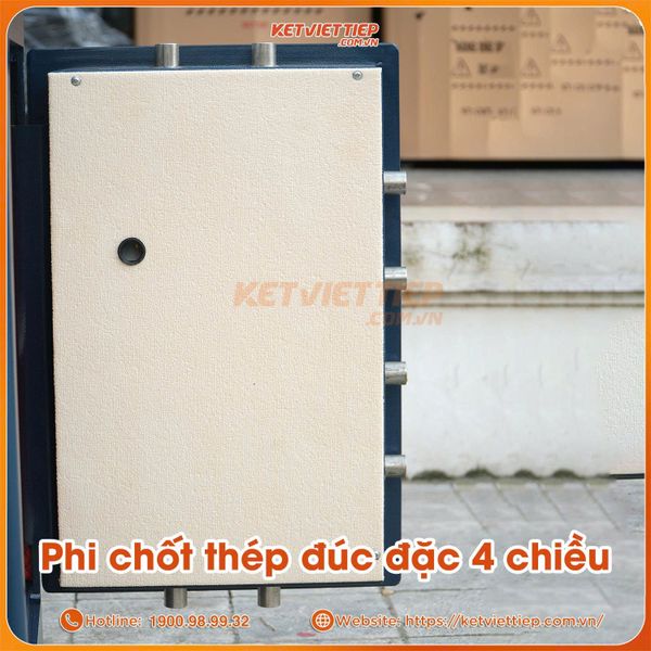 Ngăn trong két sắt Việt Tiệp SC76 bọc da cao cấp màu kem, vách lót da cam caro sang trọng, vách ngăn kính cường lực có thể điều chỉnh