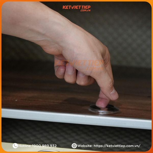 Két sắt Việt Tiệp SPM680 nhận diện khuôn mặt