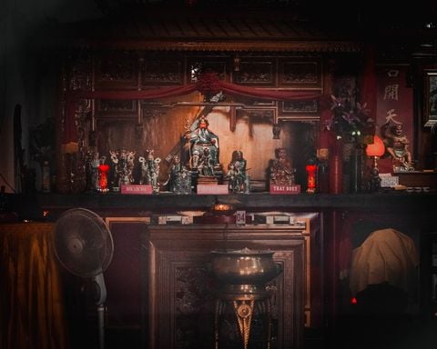 có nên đặt két sắt phòng thờ