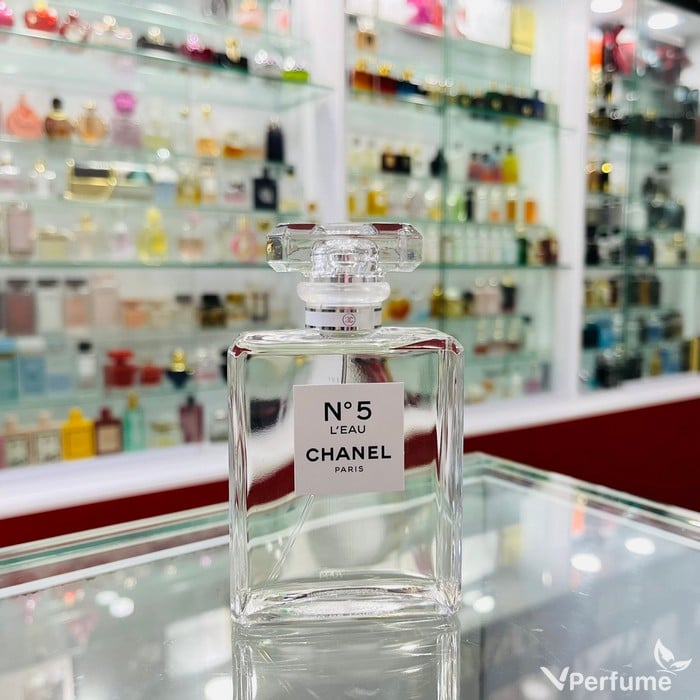 Thiết kế chai nước hoa Chanel No.5 L'eau EDT