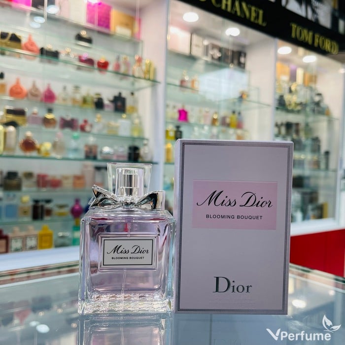 Nước hoa Dior Miss Dior Blooming Bouquet tươi trẻ và lãng mạn  EDT 5ml