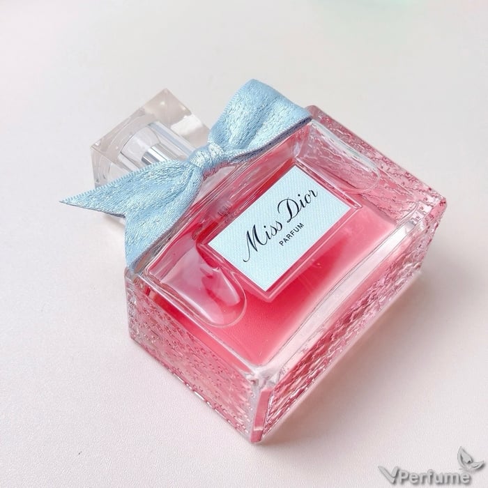 Thiết kế chai nước hoa Miss Dior Parfum