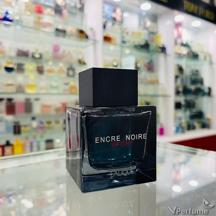 Thiết kế chai nước hoa Lalique Encre Noire Sport