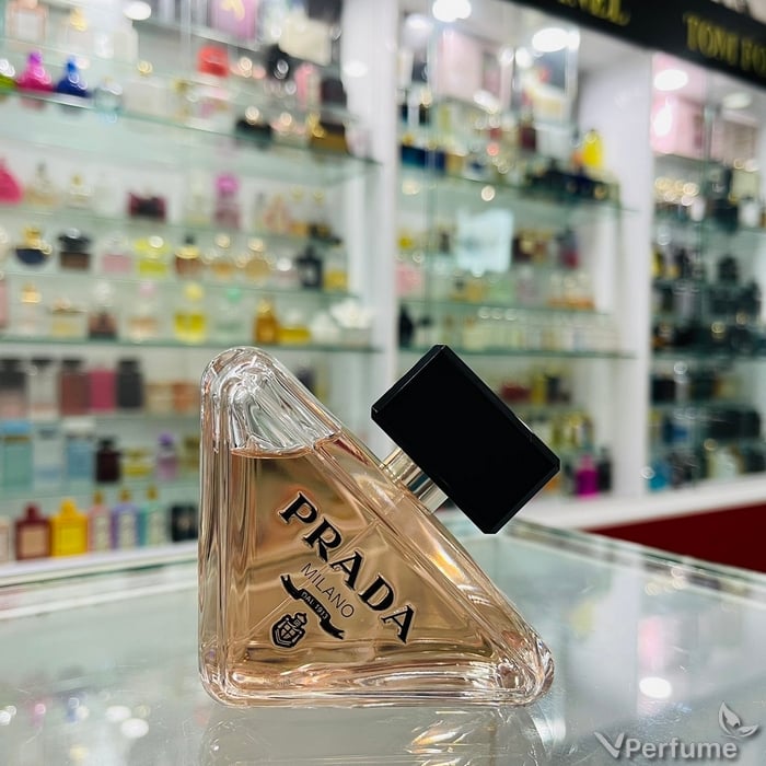 Thiết kế chai nước hoa Prada Paradoxe