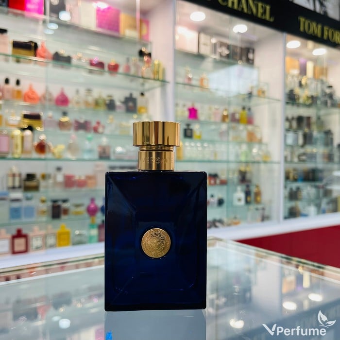 Thiết kế chai nước hoa Versace Dylan Blue Pour Homme