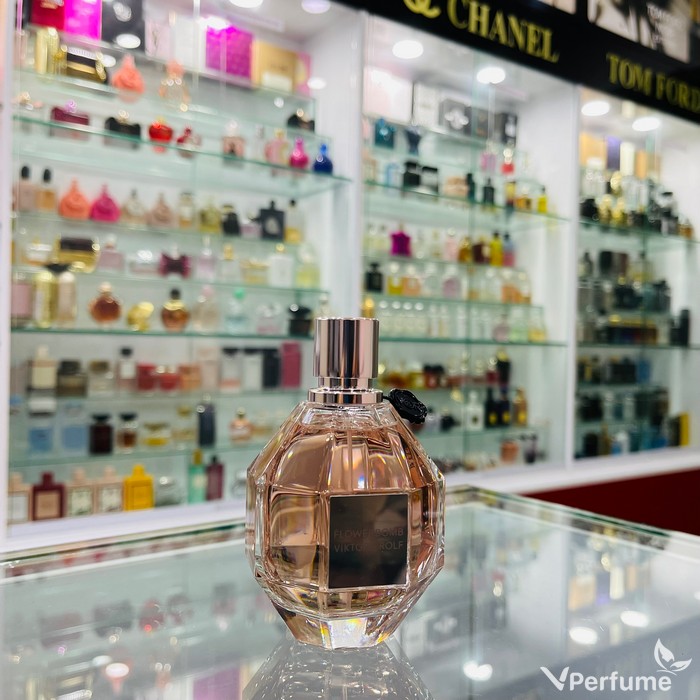 Thiết kế chai nước hoa nữ Viktor & Rolf Flowerbomb