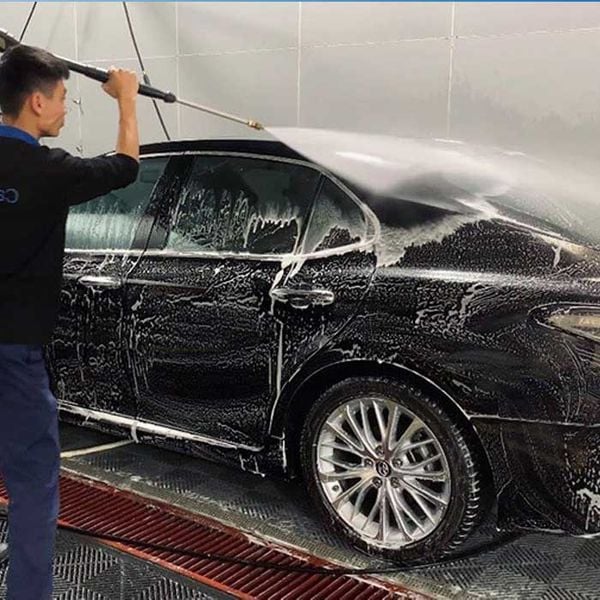 rửa xe ô tô tại nhà