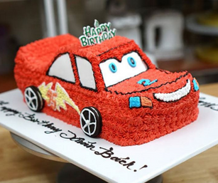 Bánh sinh nhật vẽ hình ô tô đẹp: \