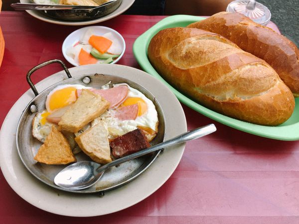 Top 10 Tiệm Bánh Mì Thịt Nổi Tiếng Nhất Sài Gòn