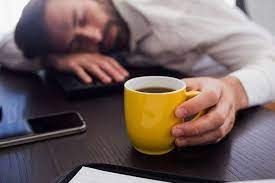 Lý do nhiều người uống cafe buồn ngủ?