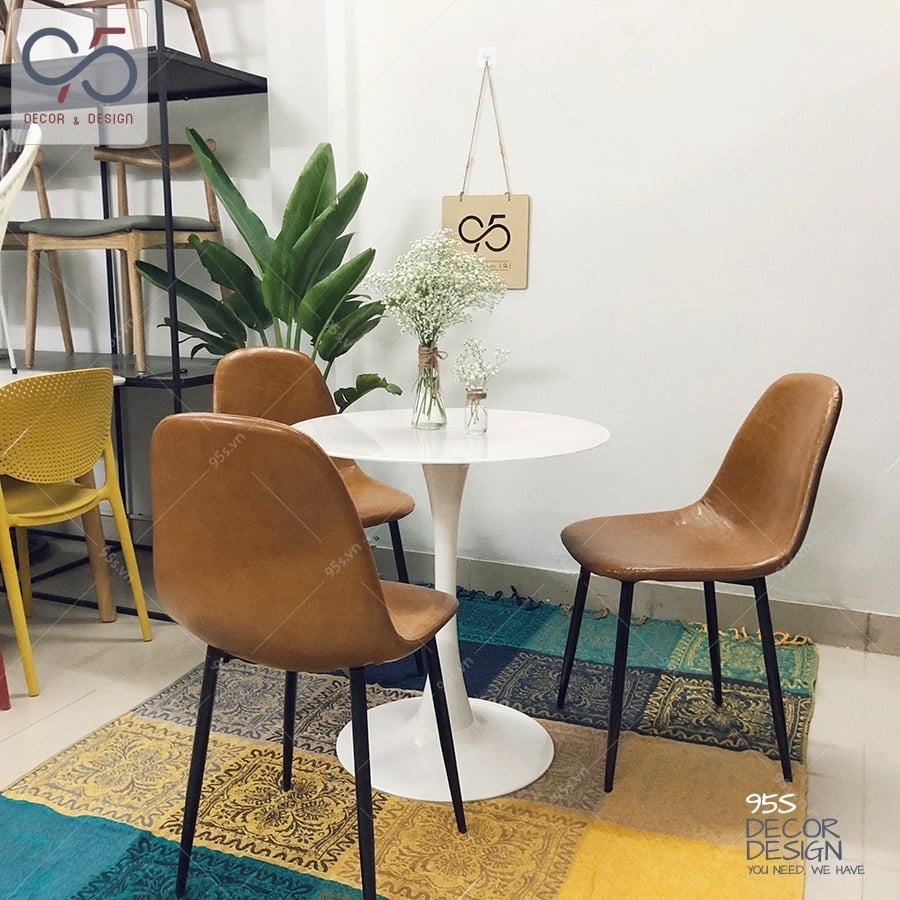 Bộ-bàn-tròn-Tulip-ghế-da-bò-Eames-DSX