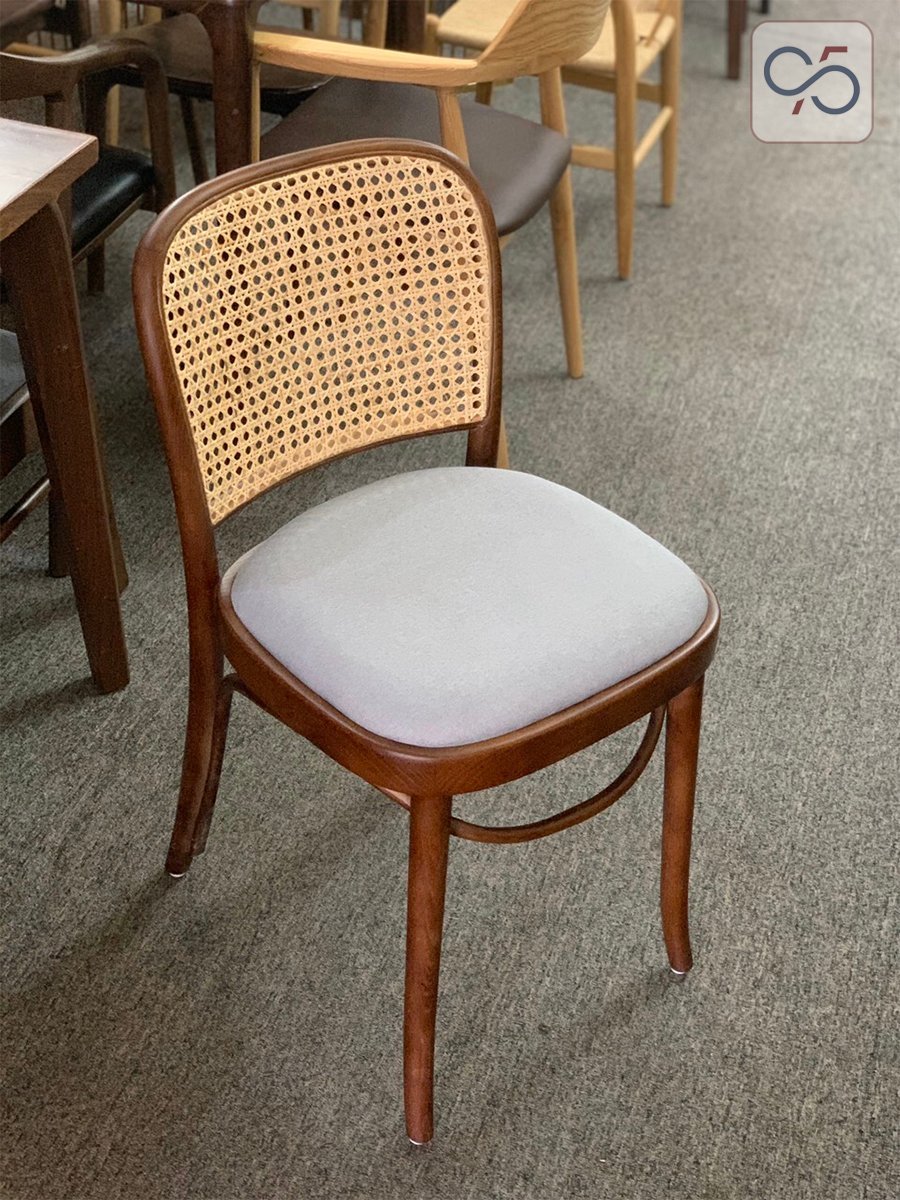 Ghế-ăn-cafe-gỗ-lưng-mây-Thonet-hoffmann-811