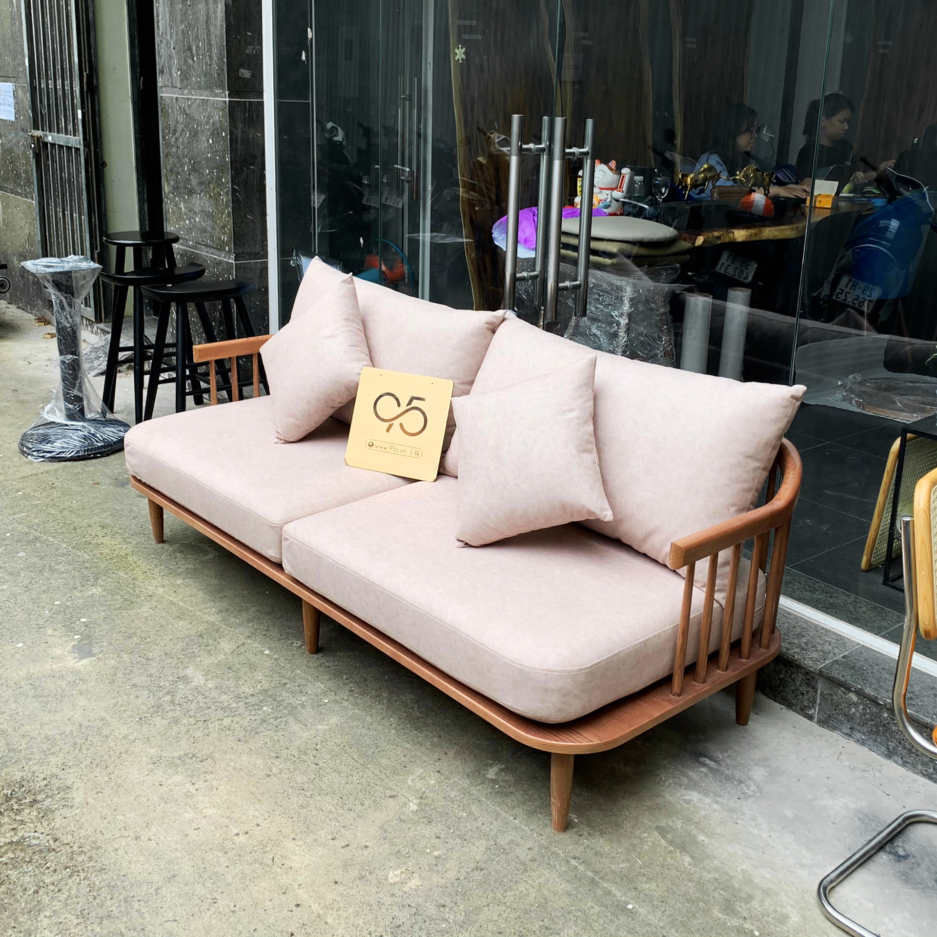 Ghế-sofa-gỗ-fly