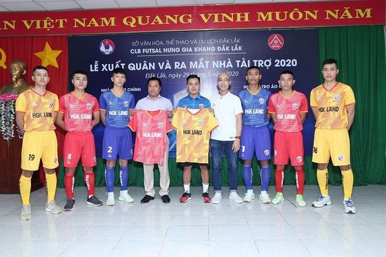 CLB FUTSAL HƯNG GIA KHANG ĐẮK LẮK CHÍNH THỨC RA MẮT TRANG PHỤC THI ĐẤU MÙA GIẢI 2020