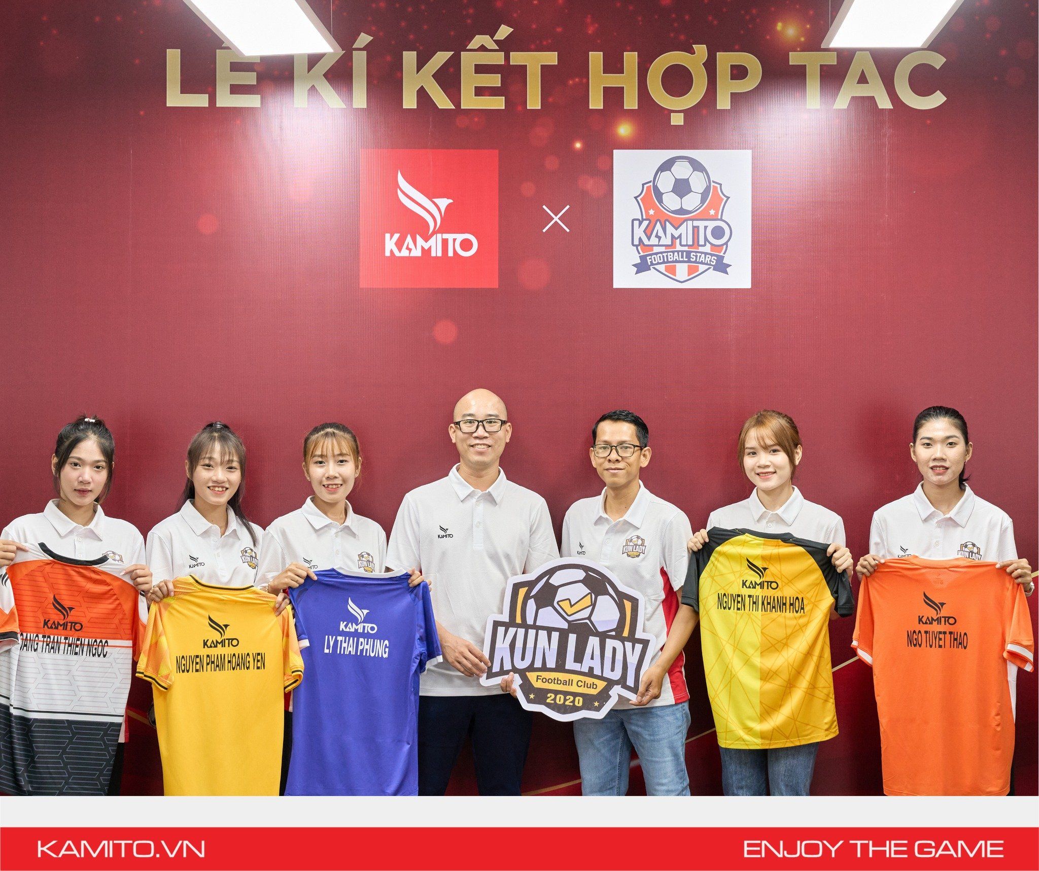 LỄ KÝ KẾT TÀI TRỢ GIỮA CẦU THỦ NỮ VÀ THƯƠNG HIỆU THỂ THAO KAMITO