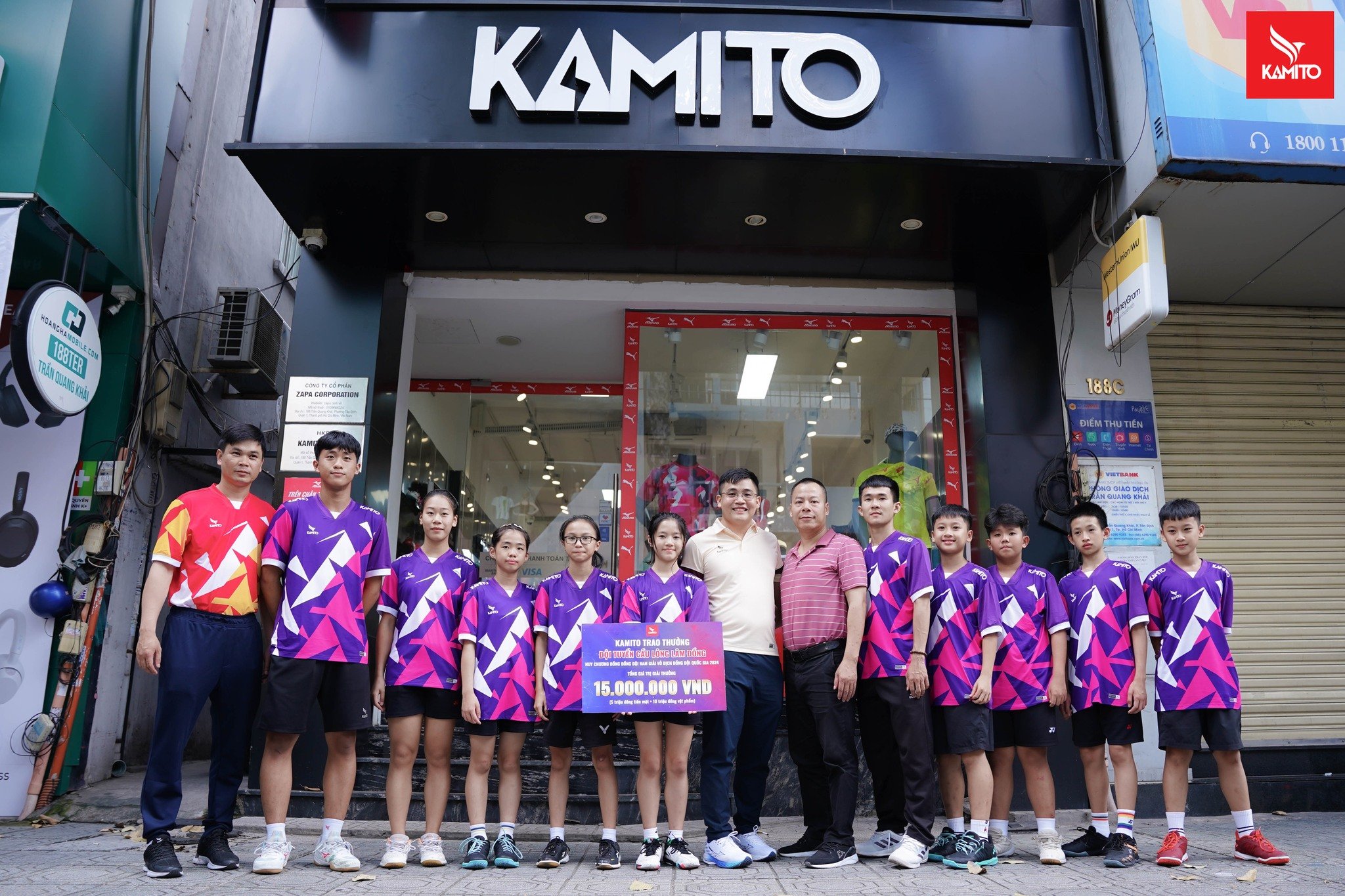 TRAO THƯỞNG THÀNH TÍCH XUẤT SẮC ĐẾN 2 ĐỘI TUYỂN CẦU LÔNG HÀ NỘI, LÂM ĐỒNG