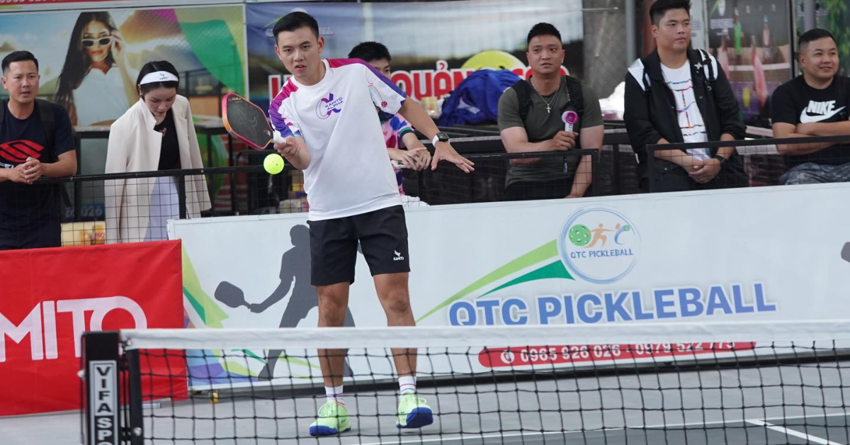 Tất Tần Tật Về Kỹ Thuật Bóng Xoáy Trong Pickleball Bạn Cần Biết