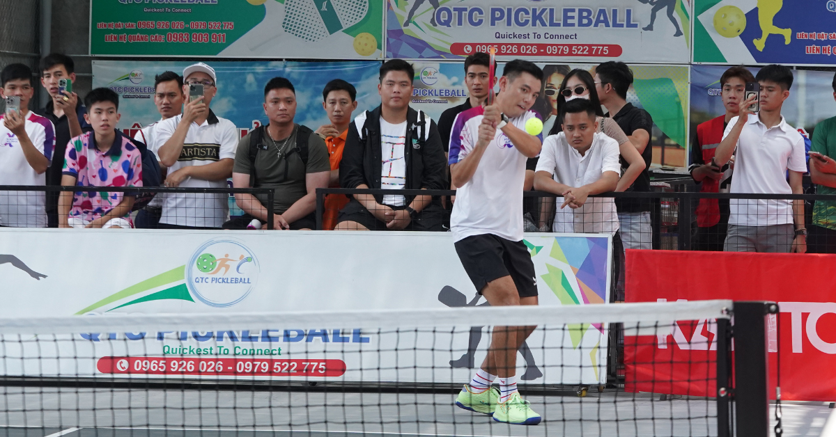 Nắm vững kỹ thuật đỡ giao bóng Pickleball từ A -Z